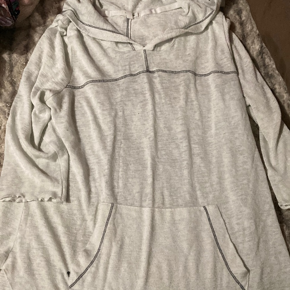 White hoodies shirt
